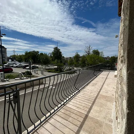 Maison De Isabella 1